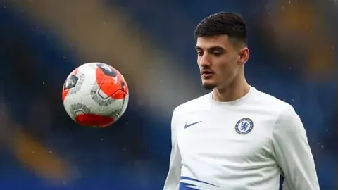 [图]巴塞罗那4-1大胜赫罗纳，莱万梅开二度亚马尔送乌龙球